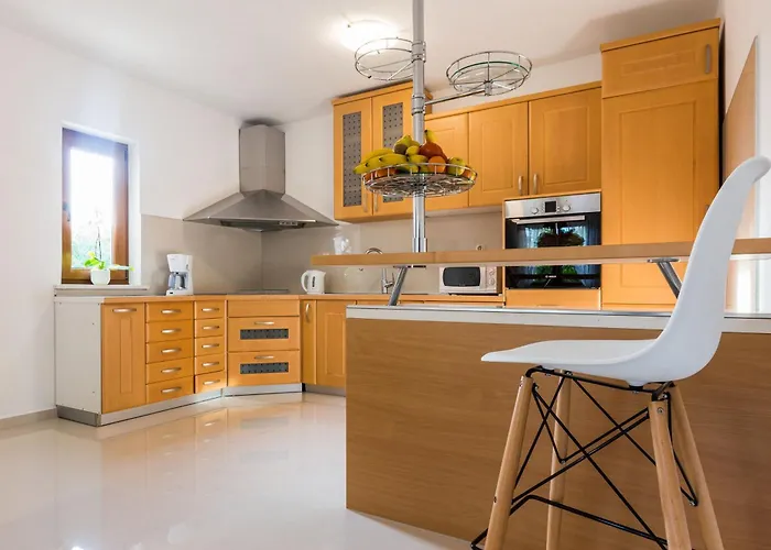 Villa Tina With Swimming Pool, Tennis Court, Games Room, Sauna, Gym, Bbq *