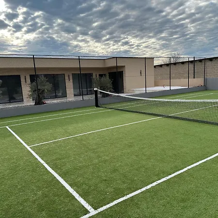 Tina With Swimming Pool, Tennis Court, Games Room, Sauna, Gym, Bbq Willa