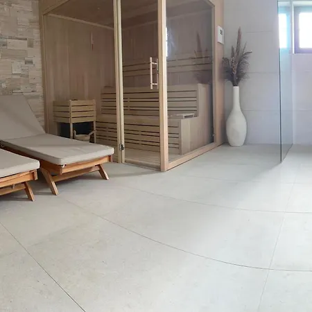 Tina With Swimming Pool, Tennis Court, Games Room, Sauna, Gym, Bbq Willa *
