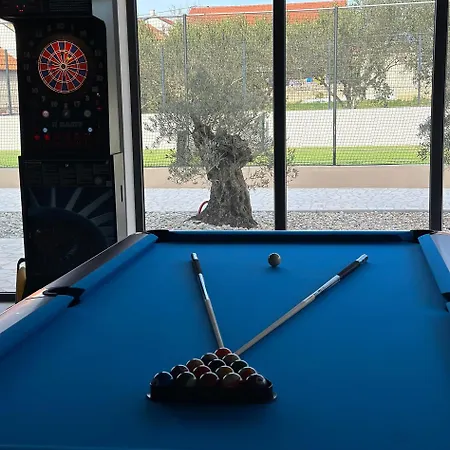 Tina With Swimming Pool, Tennis Court, Games Room, Sauna, Gym, Bbq Βίλα Policnik