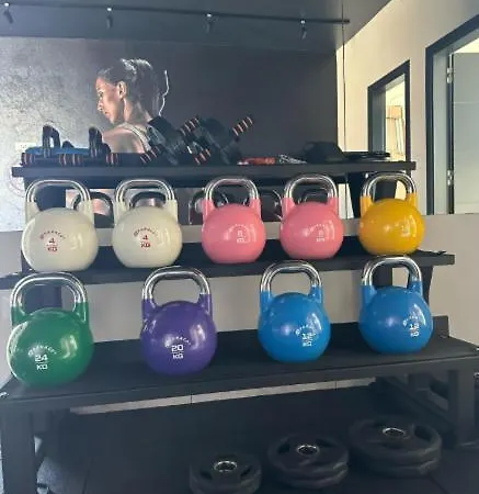 Tina With Swimming Pool, Tennis Court, Games Room, Sauna, Gym, Bbq Βίλα