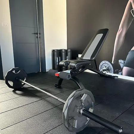 Tina With Swimming Pool, Tennis Court, Games Room, Sauna, Gym, Bbq Βίλα *