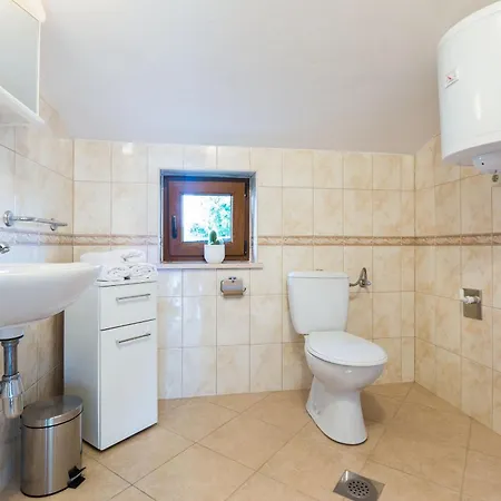 Βίλα Tina With Swimming Pool, Tennis Court, Games Room, Sauna, Gym, Bbq