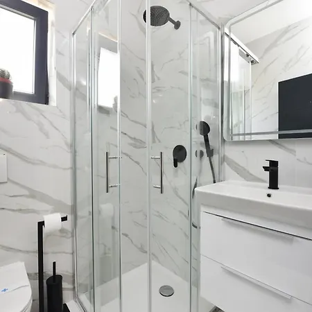 Tina With Swimming Pool, Tennis Court, Games Room, Sauna, Gym, Bbq Βίλα *