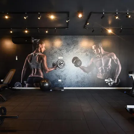 Βίλα Tina With Swimming Pool, Tennis Court, Games Room, Sauna, Gym, Bbq *