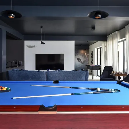 Villa Tina With Swimming Pool, Tennis Court, Games Room, Sauna, Gym, Bbq Policnik