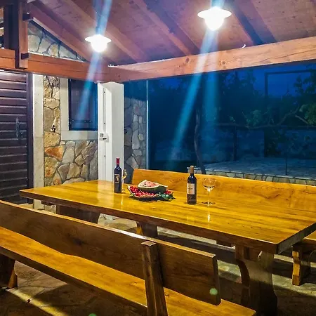 Tina With Swimming Pool, Tennis Court, Games Room, Sauna, Gym, Bbq Policnik