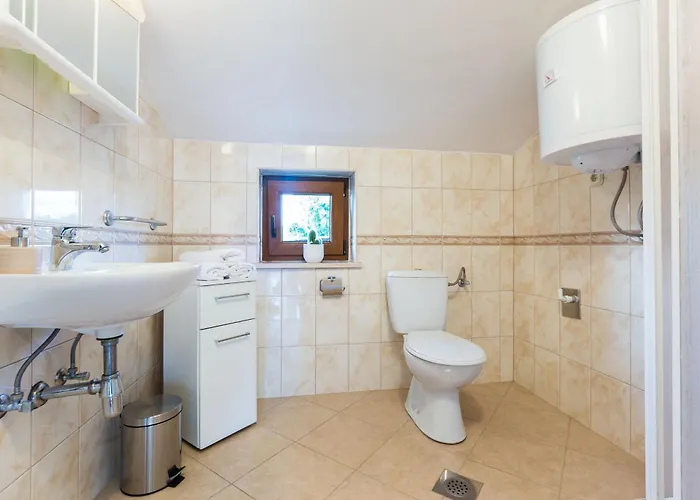 Villa Tina With Swimming Pool, Tennis Court, Games Room, Sauna, Gym, Bbq