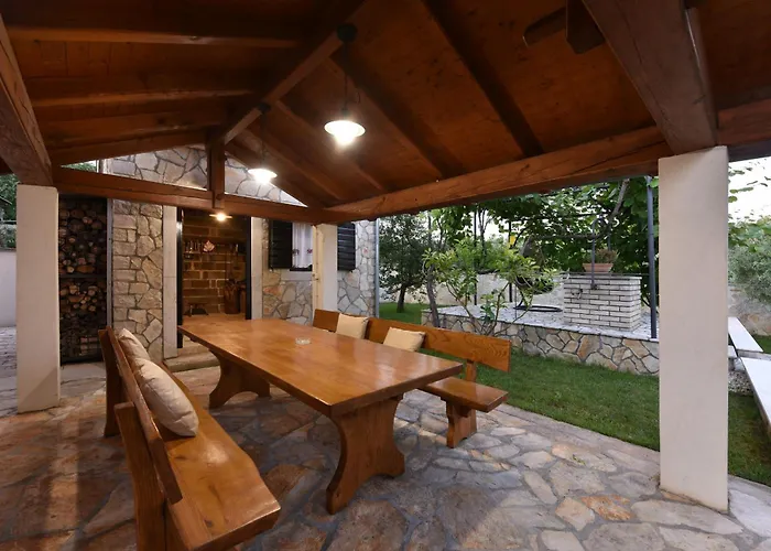 Villa Tina With Swimming Pool, Tennis Court, Games Room, Sauna, Gym, Bbq Policnik